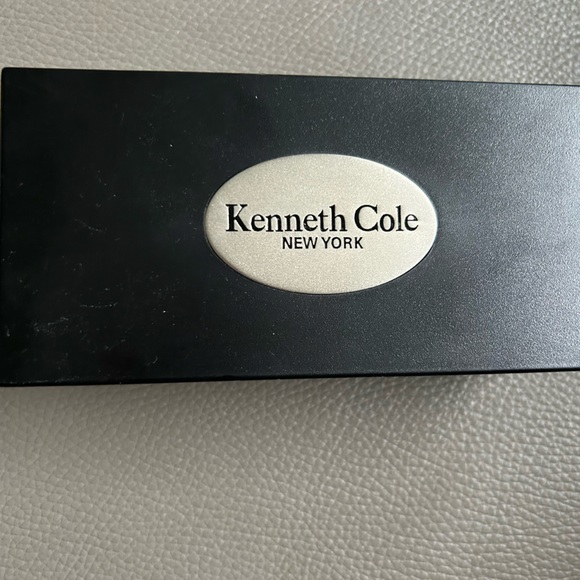 Kenneth Cole Watch - Picture 3 of 3